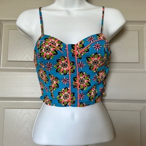 Flying Tomato Neon Geometric Crop Top - Picture 2 of 8